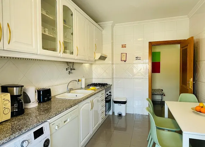 Bicos 303 - Shared Pool - 6 Guests - Albufeira * Αλμπουφέιρα