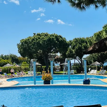 Bicos 303 - Shared Pool - 6 Guests - Apartment *